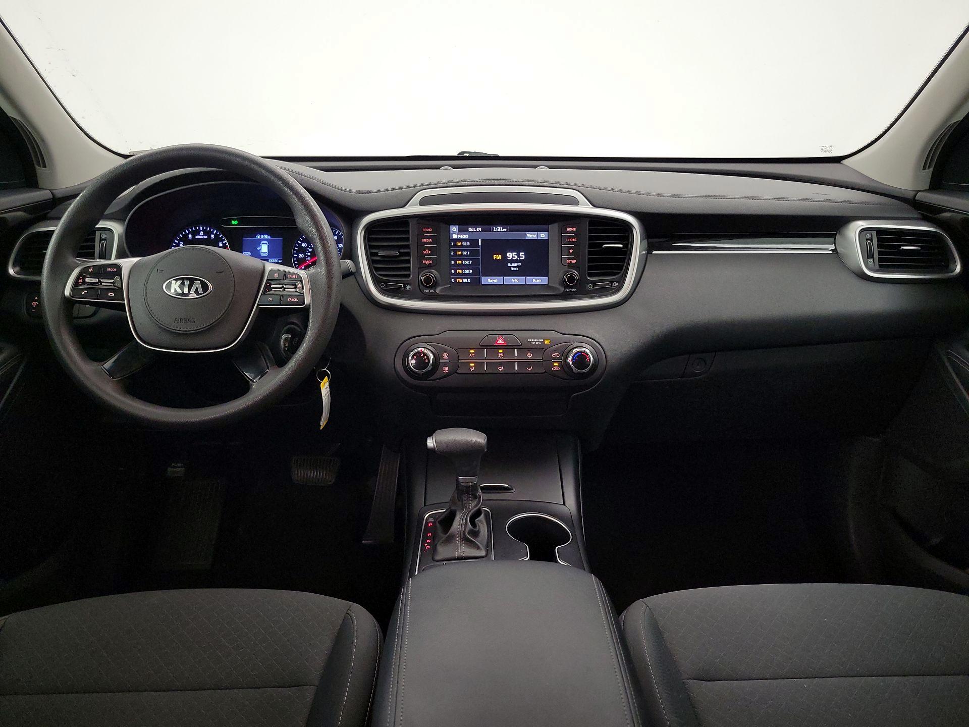 Thumbnail: 2020 Kia Sorento - 9