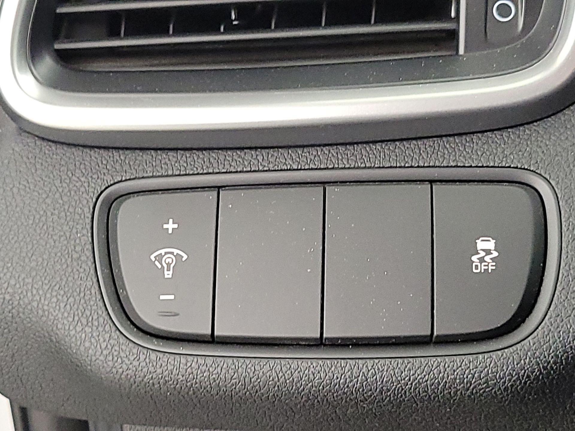 Thumbnail: 2020 Kia Sorento - 13