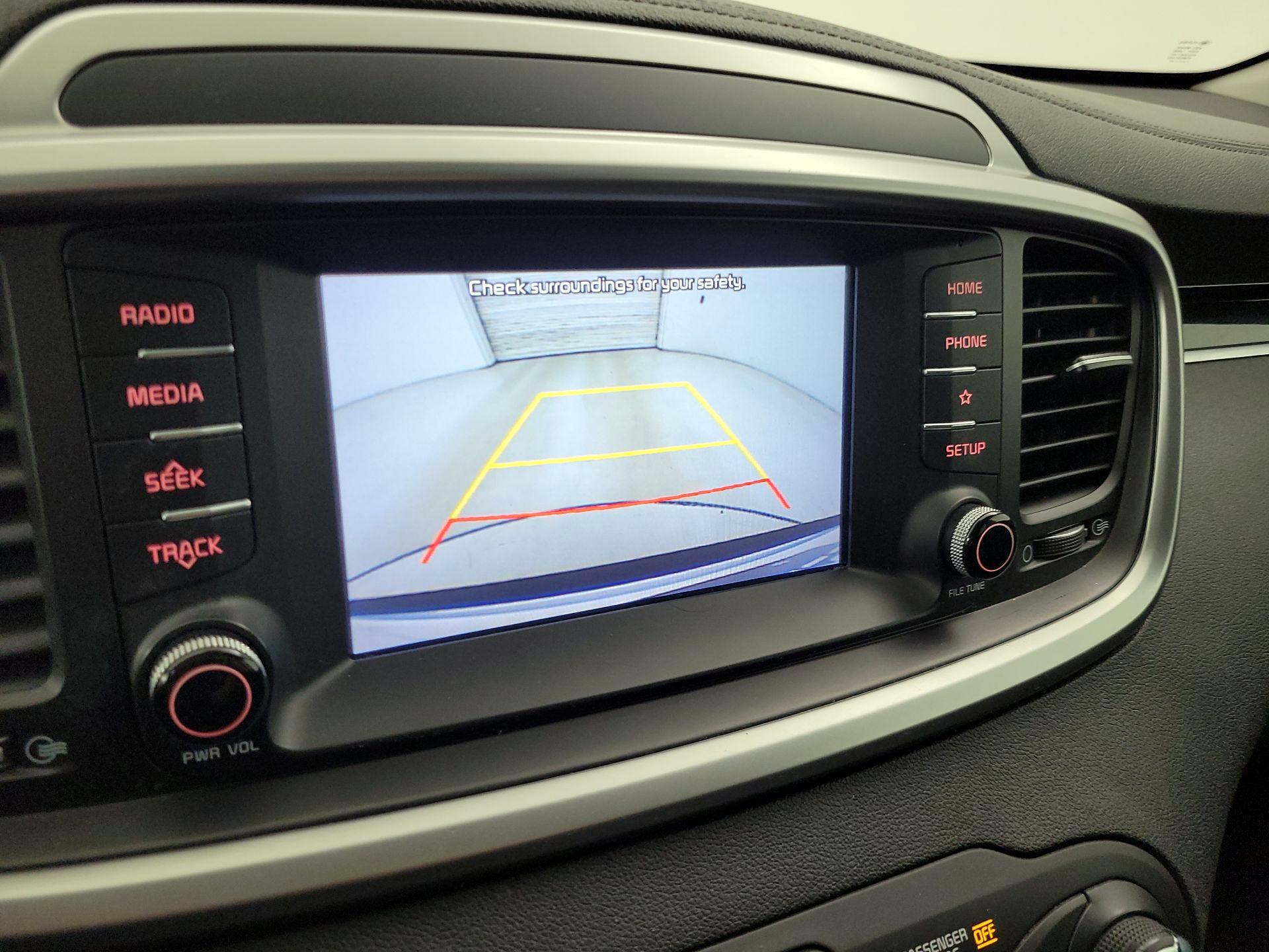 Thumbnail: 2020 Kia Sorento - 14