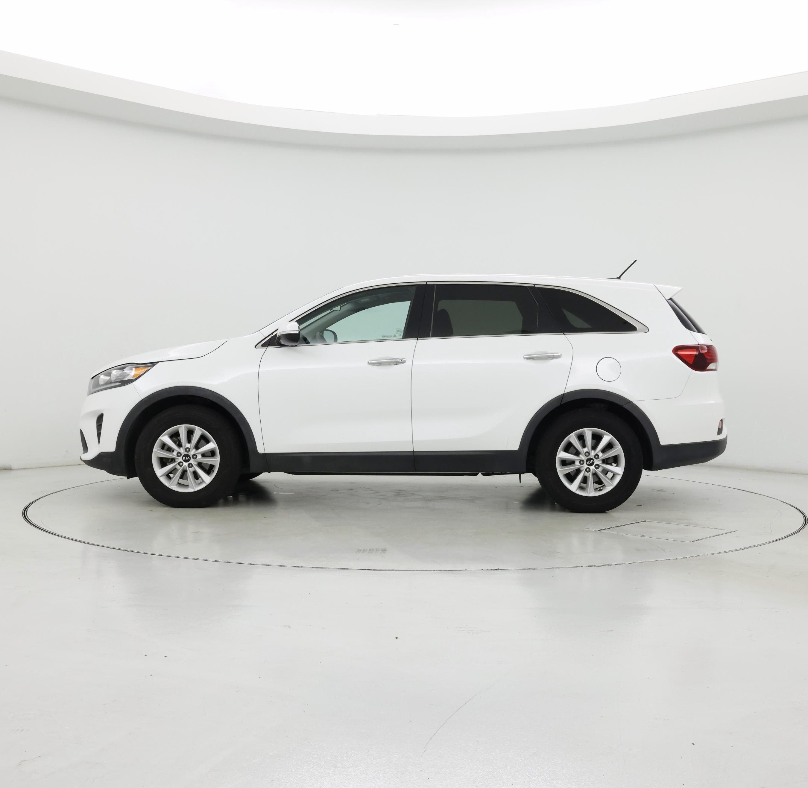 Thumbnail: 2020 Kia Sorento - 3