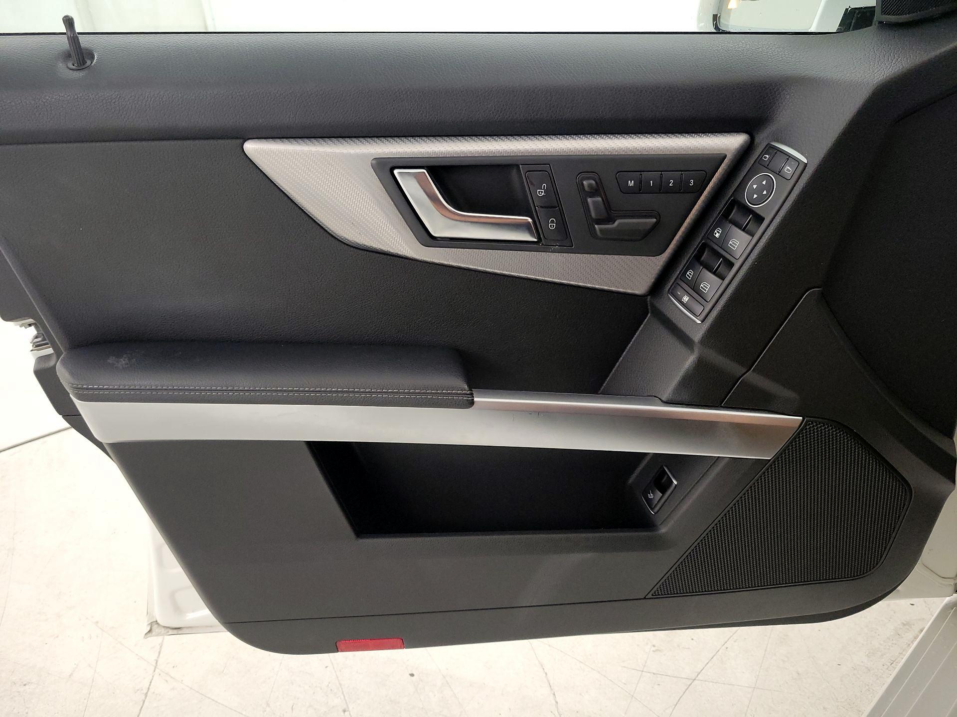 Thumbnail: 2015 Mercedes-Benz GLK - 12