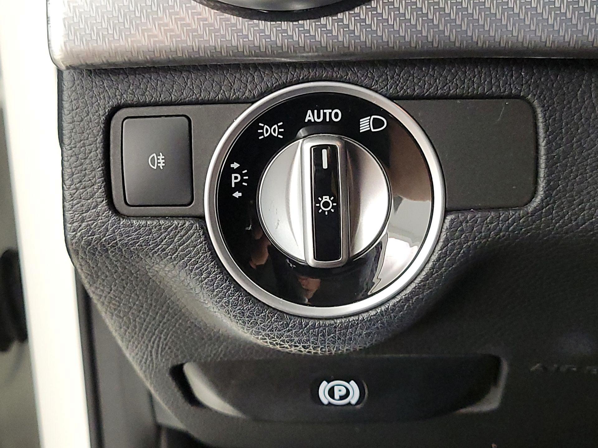 Thumbnail: 2015 Mercedes-Benz GLK - 13