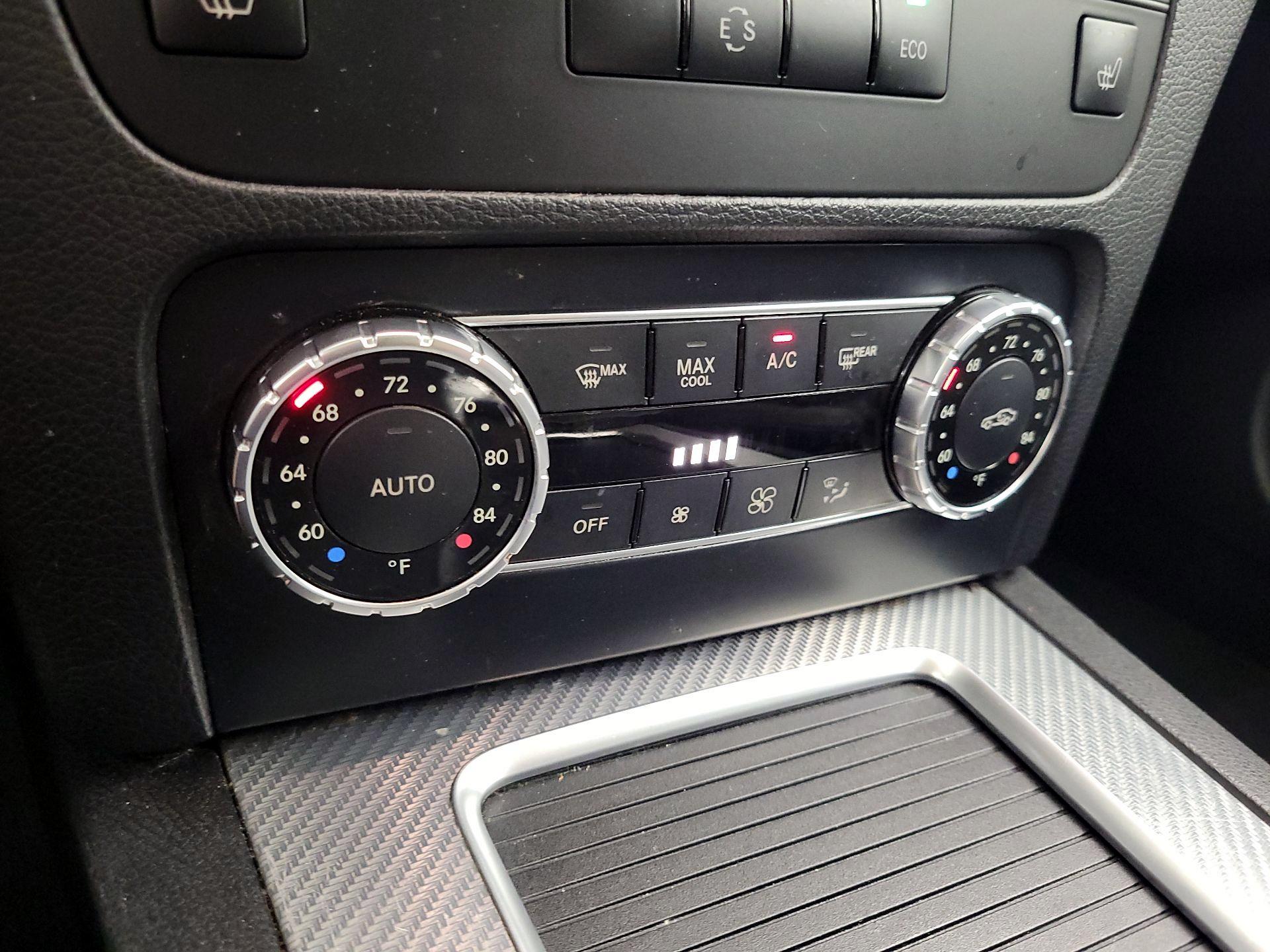 Thumbnail: 2015 Mercedes-Benz GLK - 17