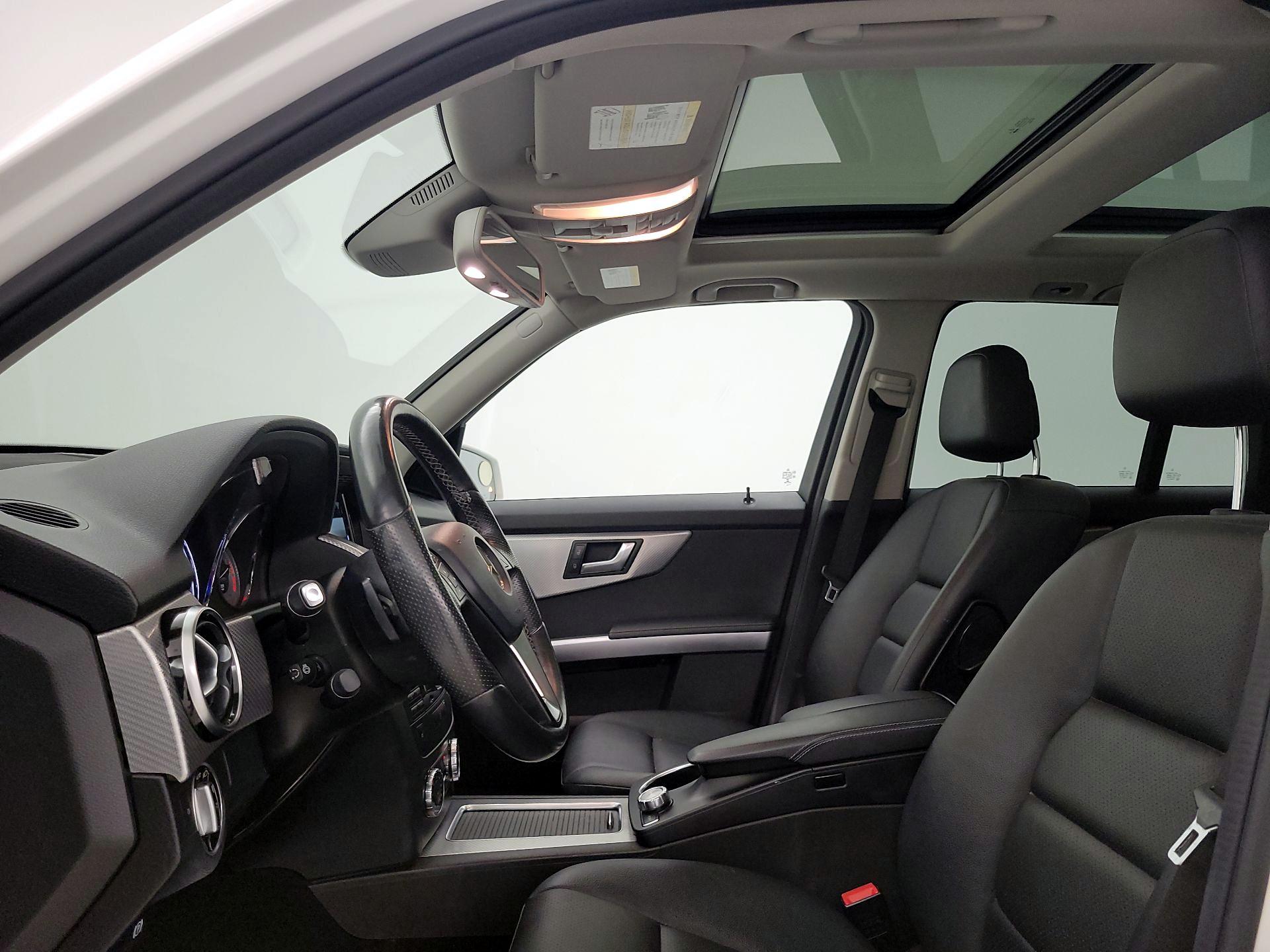 Thumbnail: 2015 Mercedes-Benz GLK - 20