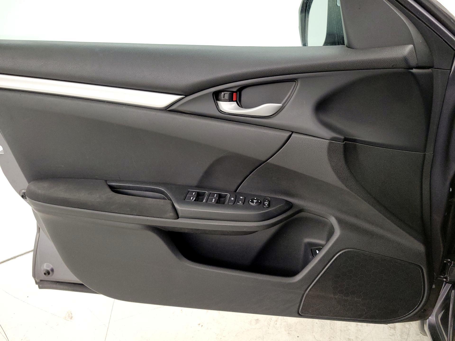 Thumbnail: 2016 Honda Civic - 12