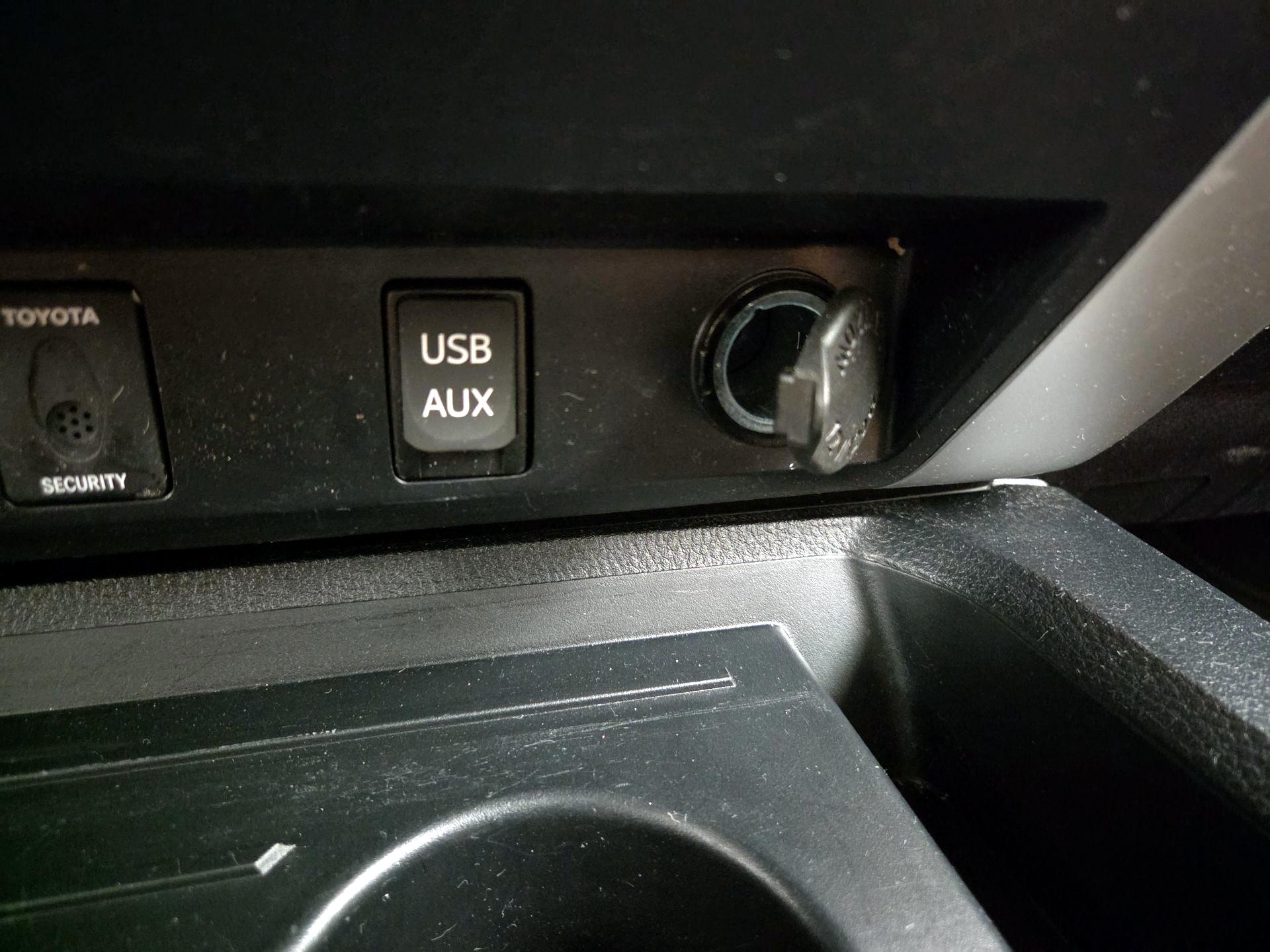 Thumbnail: 2019 Toyota Tundra - 19