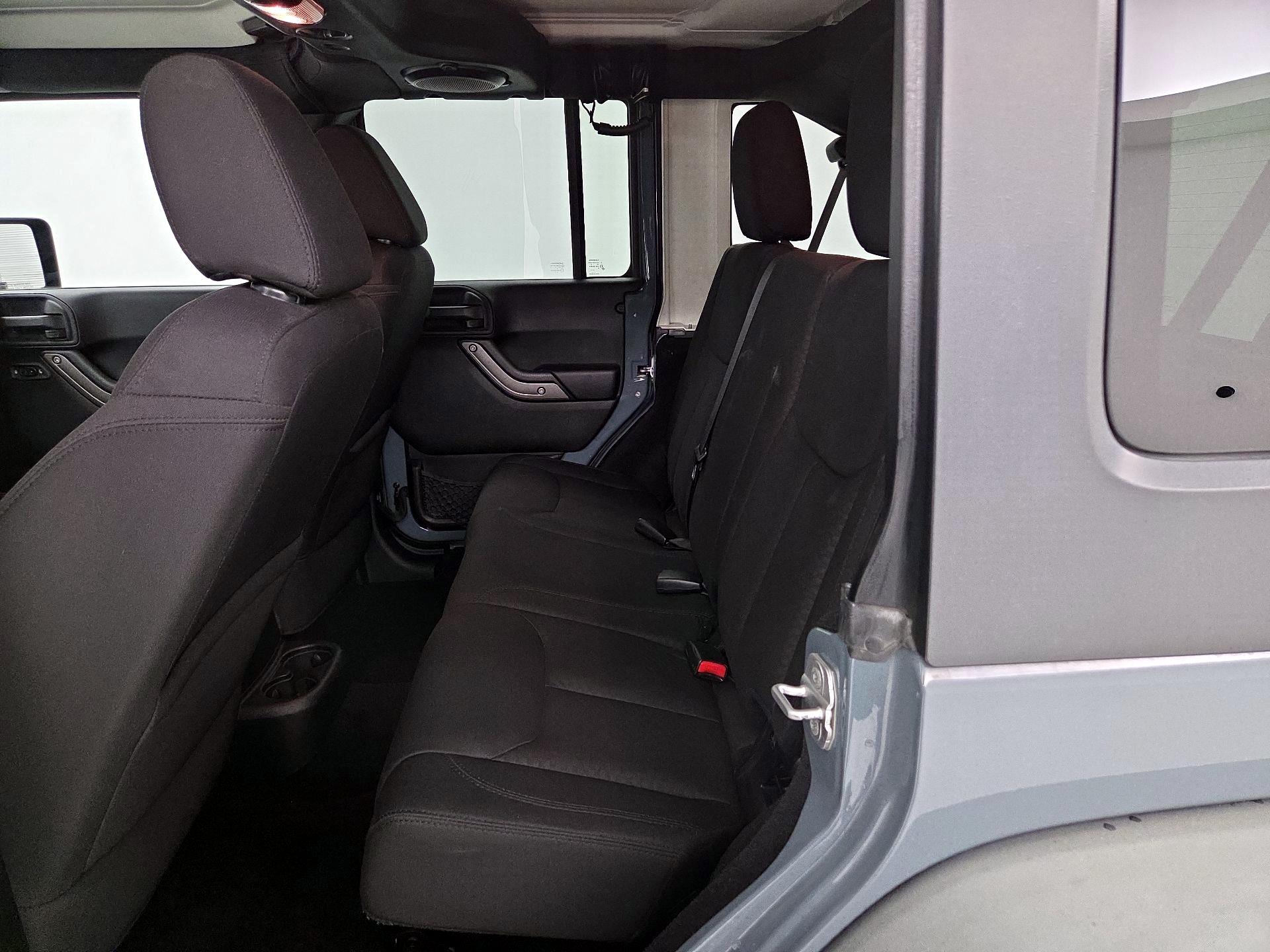 Thumbnail: 2014 Jeep Wrangler - 17