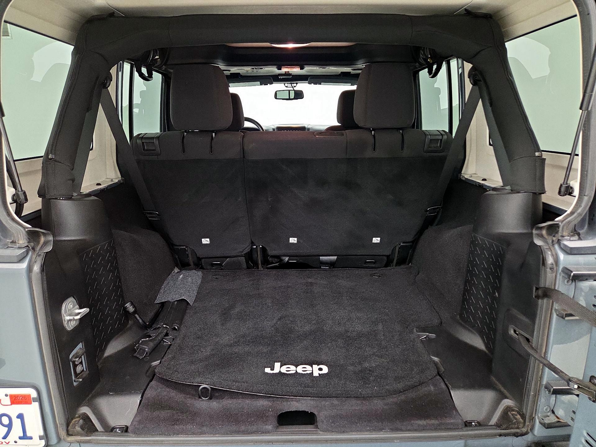 Thumbnail: 2014 Jeep Wrangler - 18