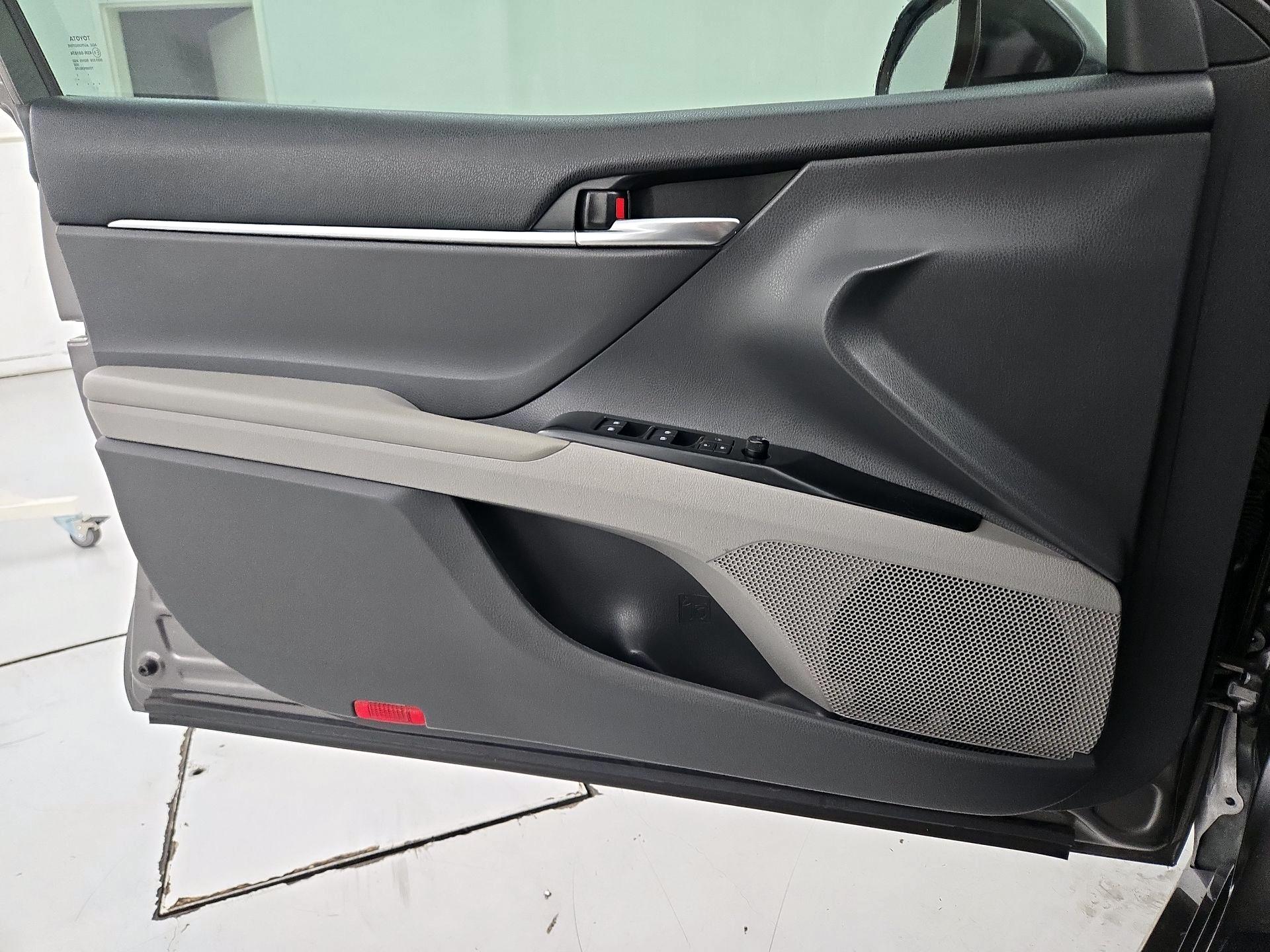 Thumbnail: 2020 Toyota Camry - 12