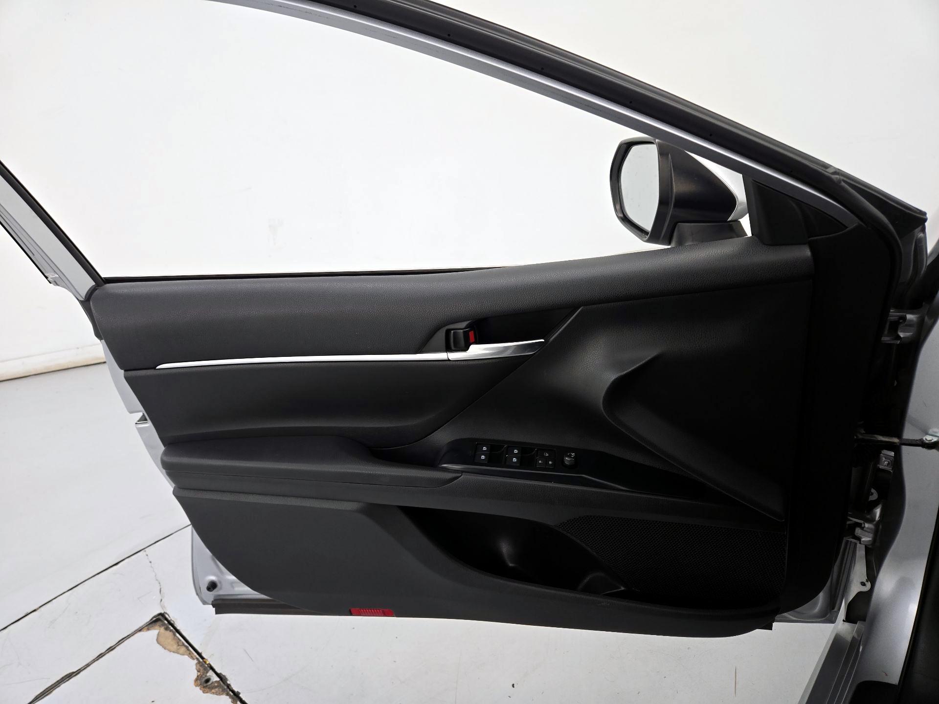 Thumbnail: 2020 Toyota Camry - 12