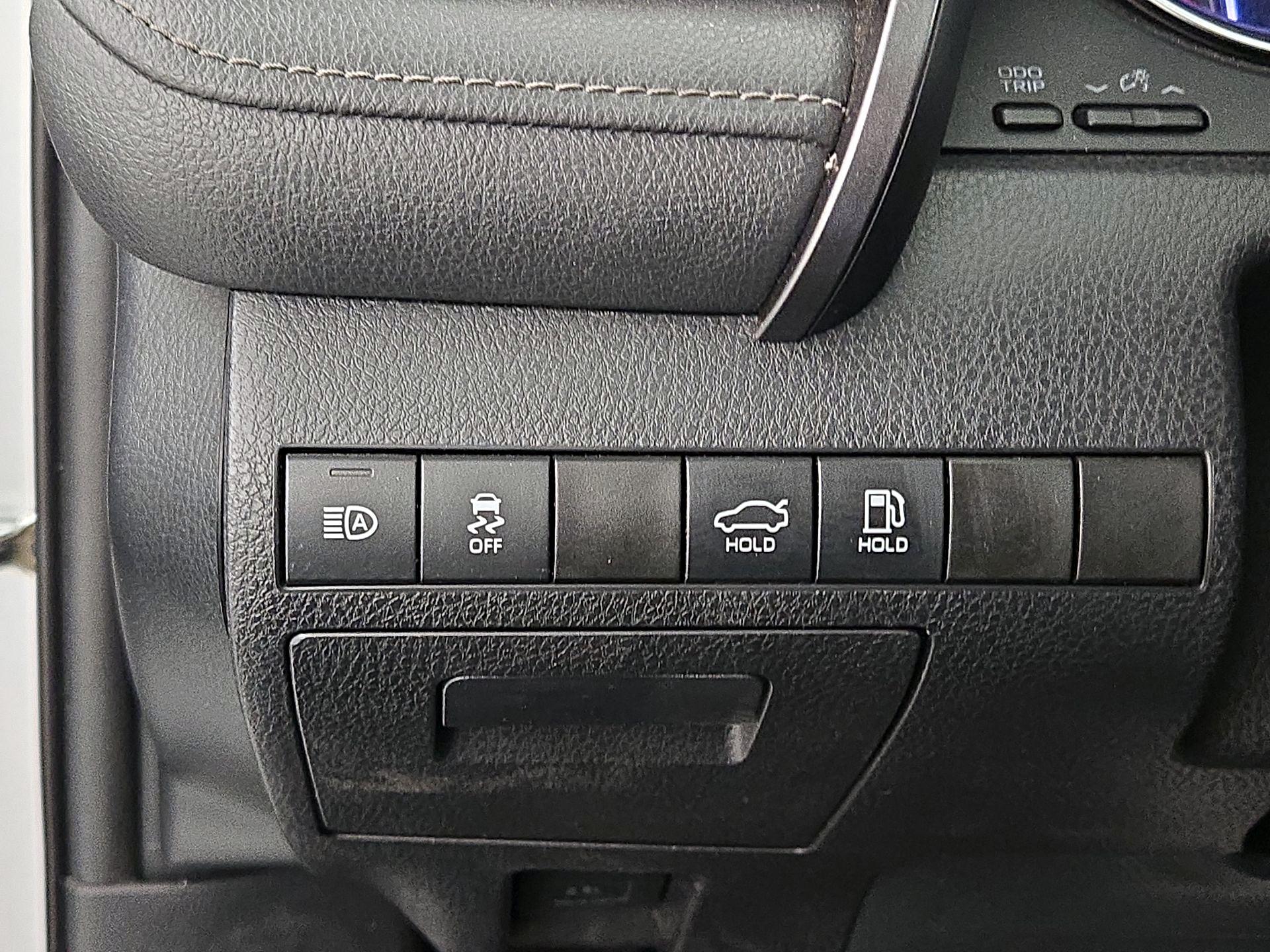 Thumbnail: 2020 Toyota Camry - 13