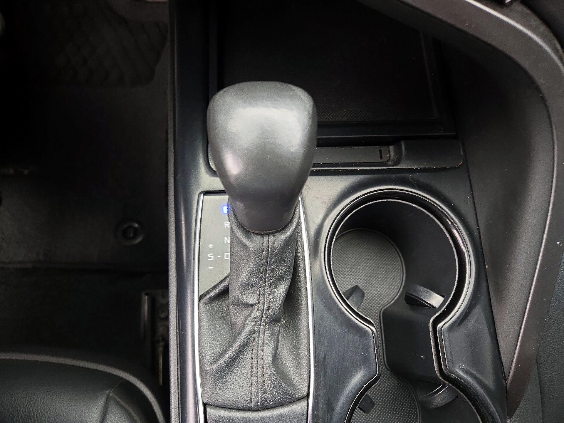 Thumbnail: 2020 Toyota Camry - 17