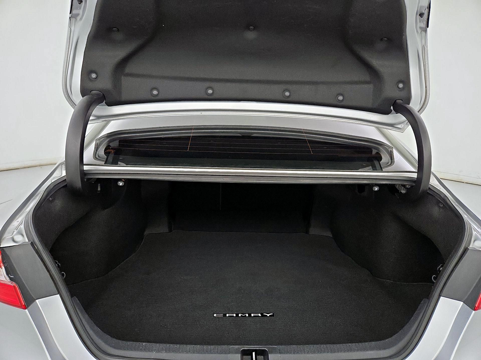 Thumbnail: 2020 Toyota Camry - 20