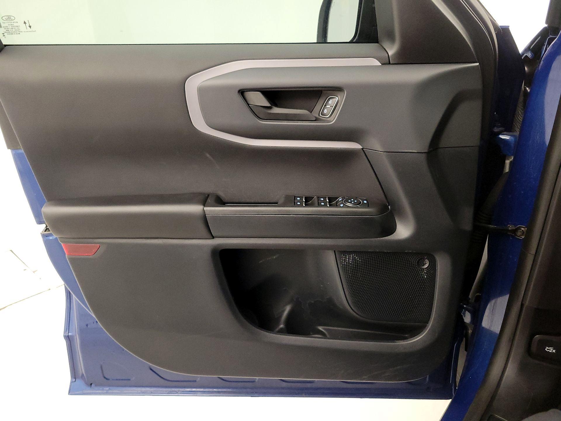 Thumbnail: 2023 Ford Bronco Sport - 12