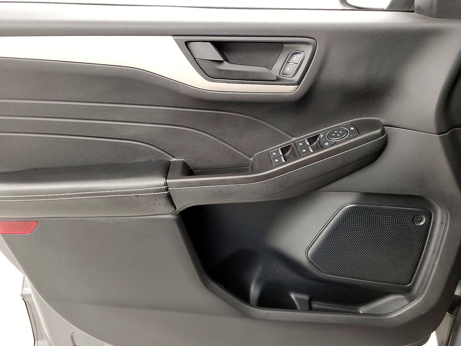 Thumbnail: 2021 Ford Escape - 12