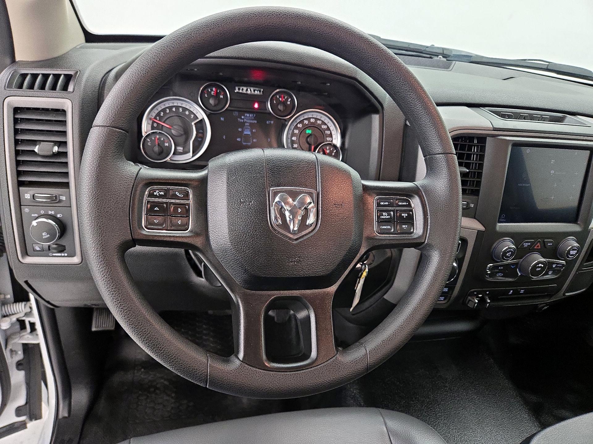 Thumbnail: 2023 RAM 1500 Classic - 10