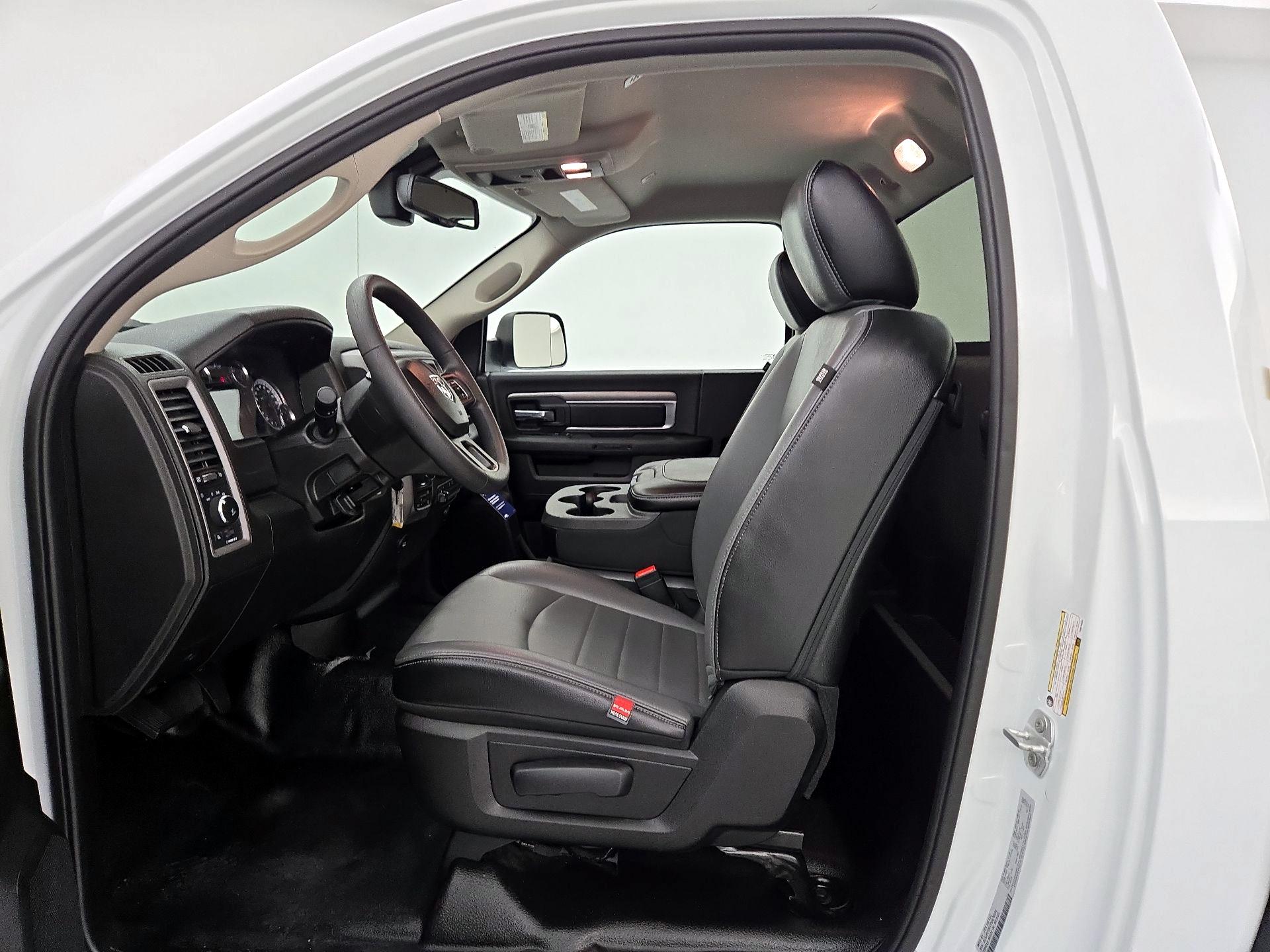 Thumbnail: 2023 RAM 1500 Classic - 11