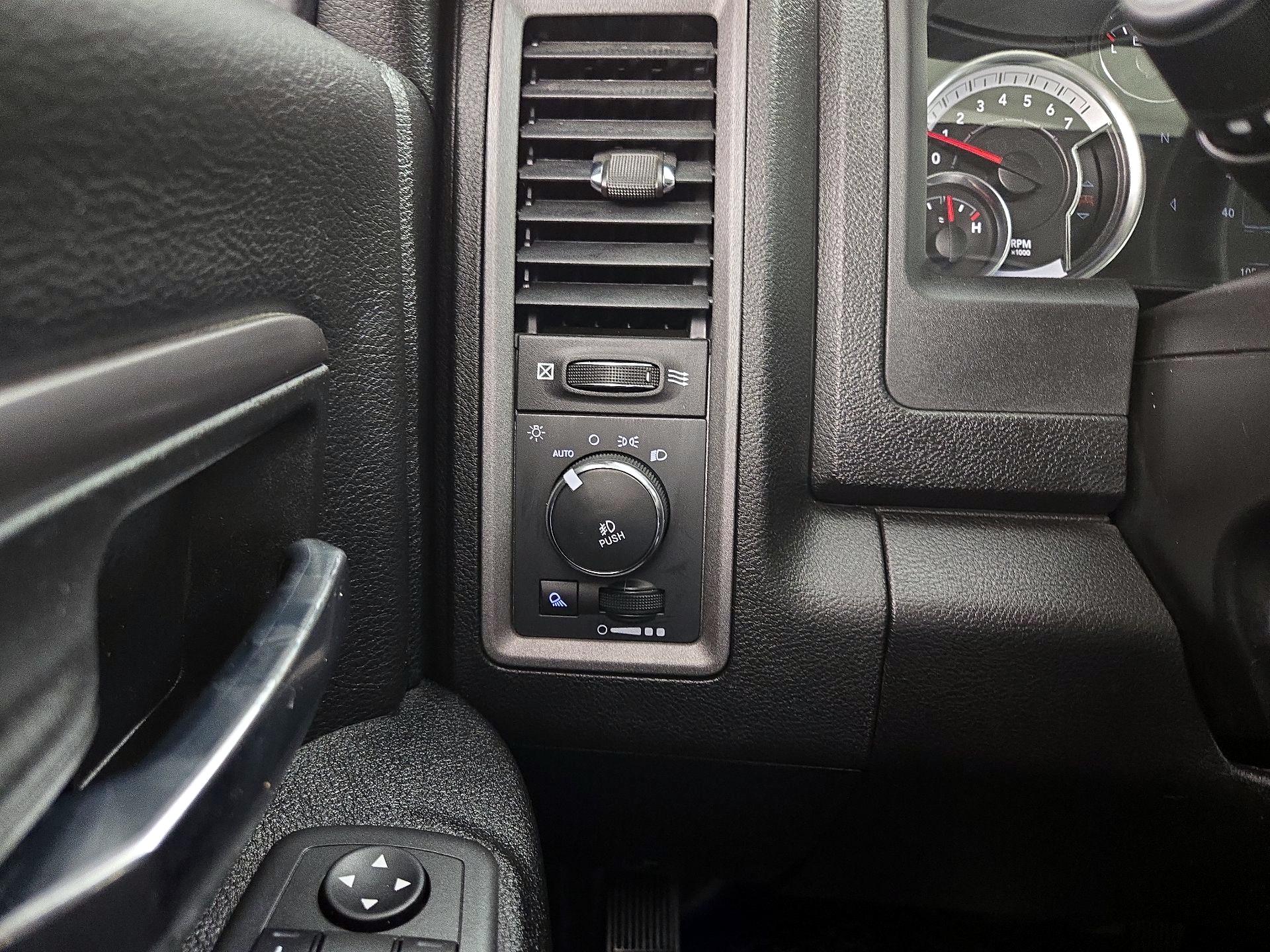 Thumbnail: 2023 RAM 1500 Classic - 13