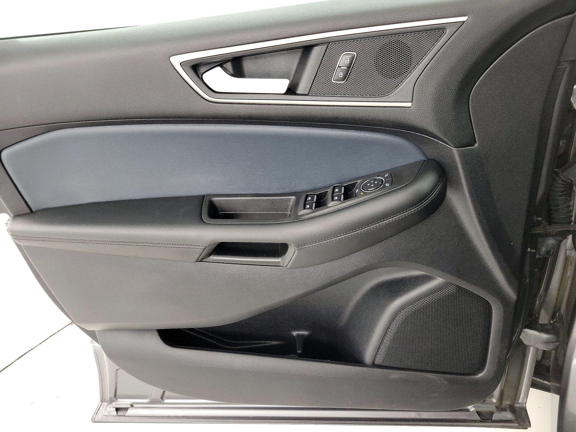 Thumbnail: 2022 Ford Edge - 12