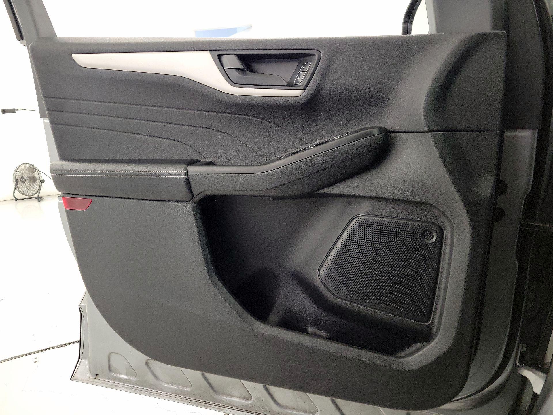 Thumbnail: 2022 Ford Escape - 12