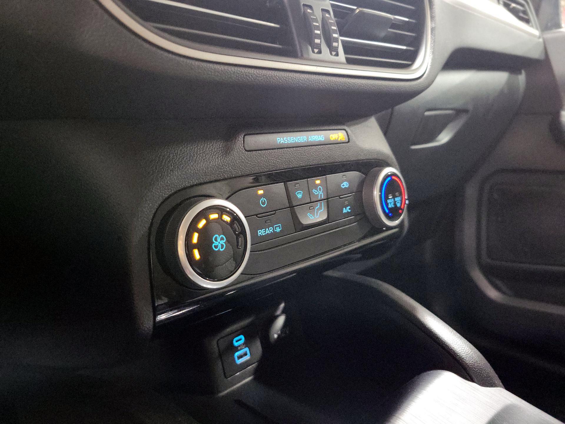 Thumbnail: 2022 Ford Escape - 16