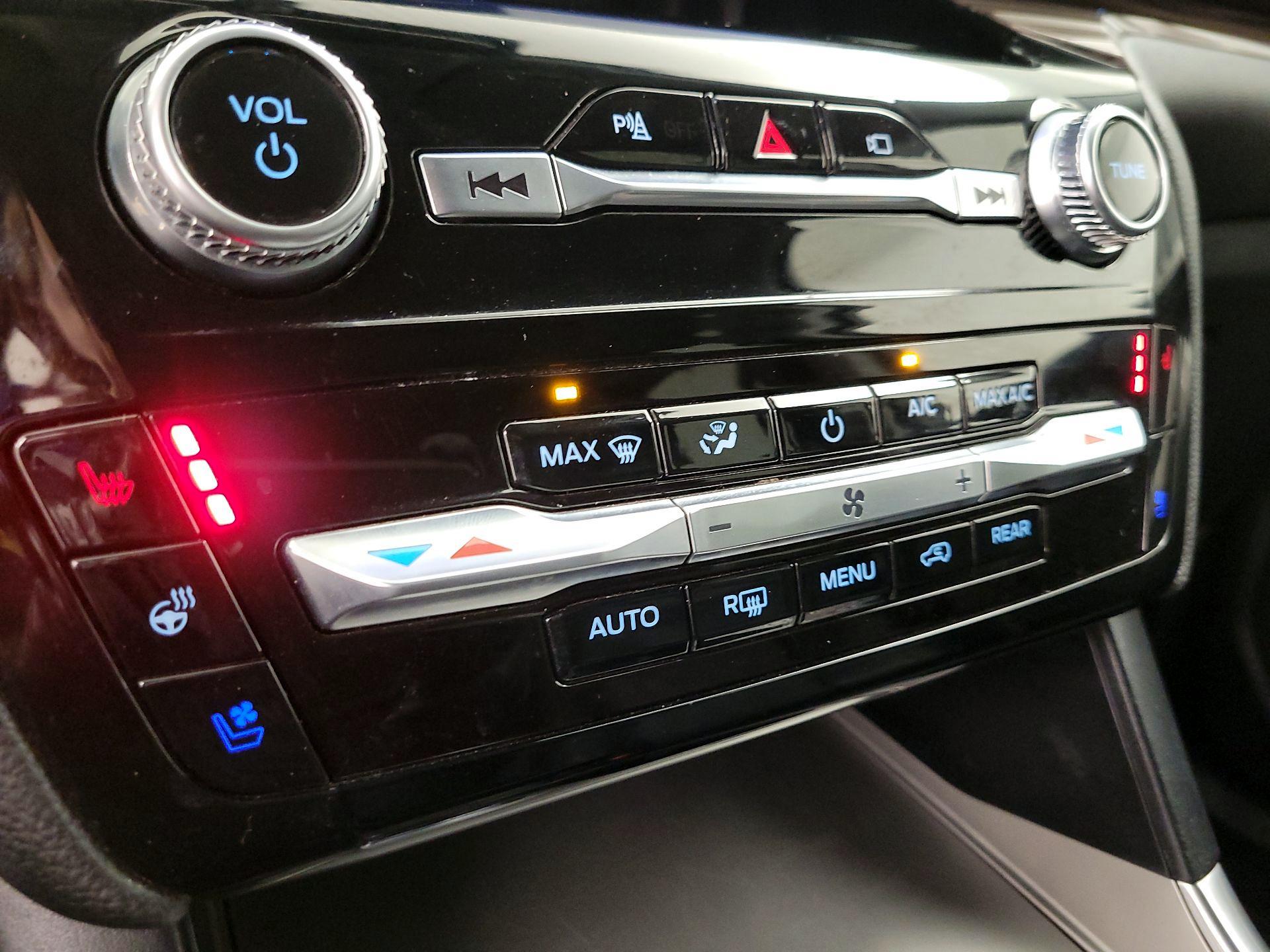 Thumbnail: 2023 Ford Explorer - 17