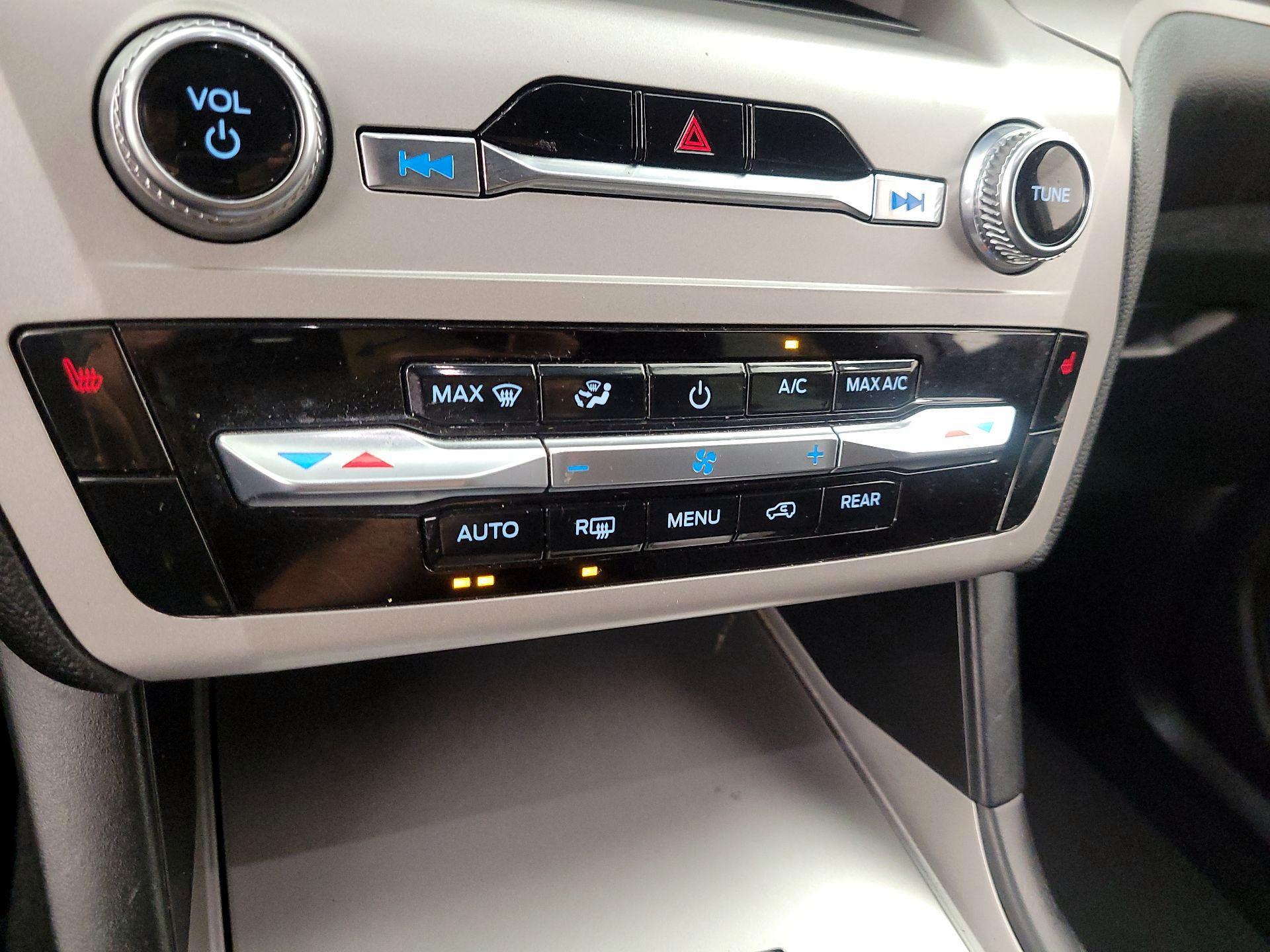 Thumbnail: 2023 Ford Explorer - 16