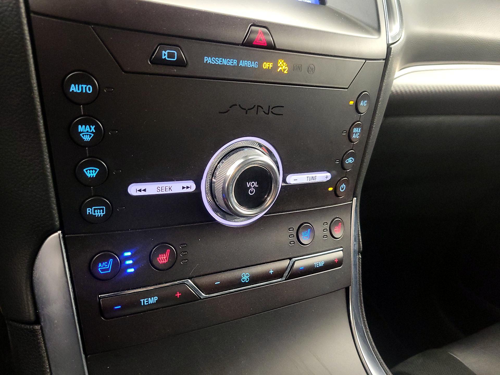 Thumbnail: 2020 Ford Edge - 17