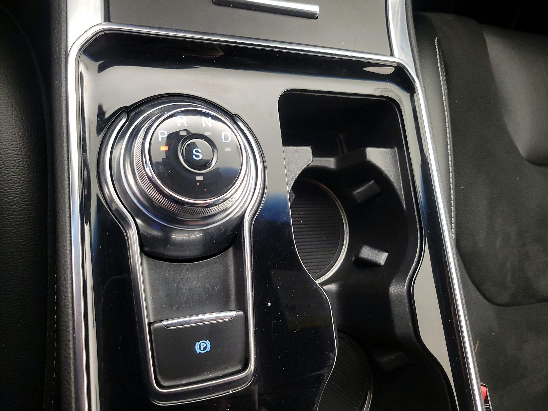 Thumbnail: 2020 Ford Edge - 18