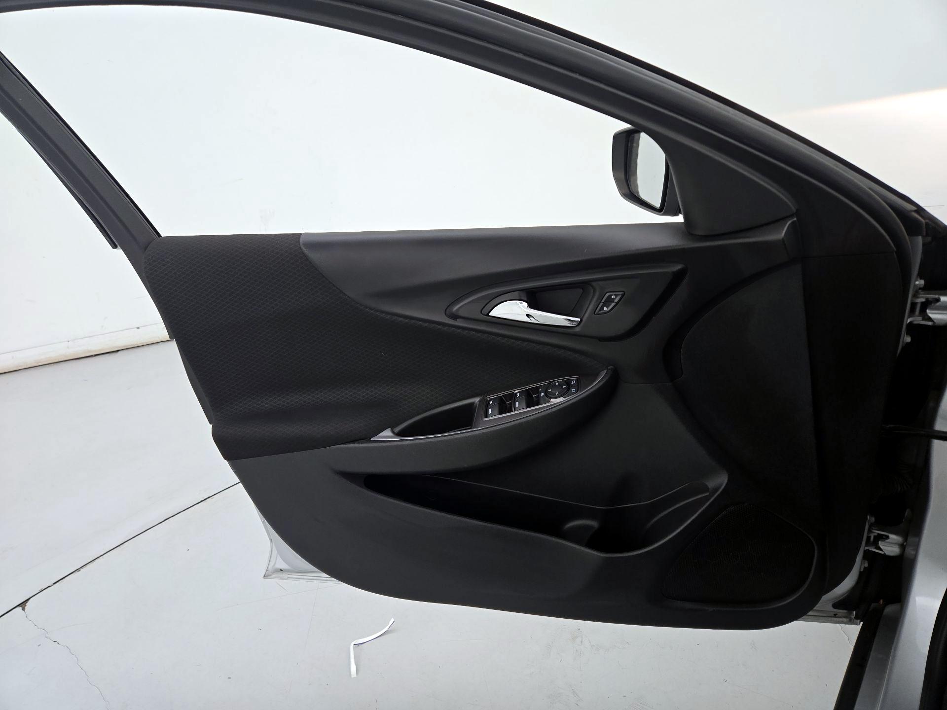 Thumbnail: 2021 Chevrolet Malibu - 12