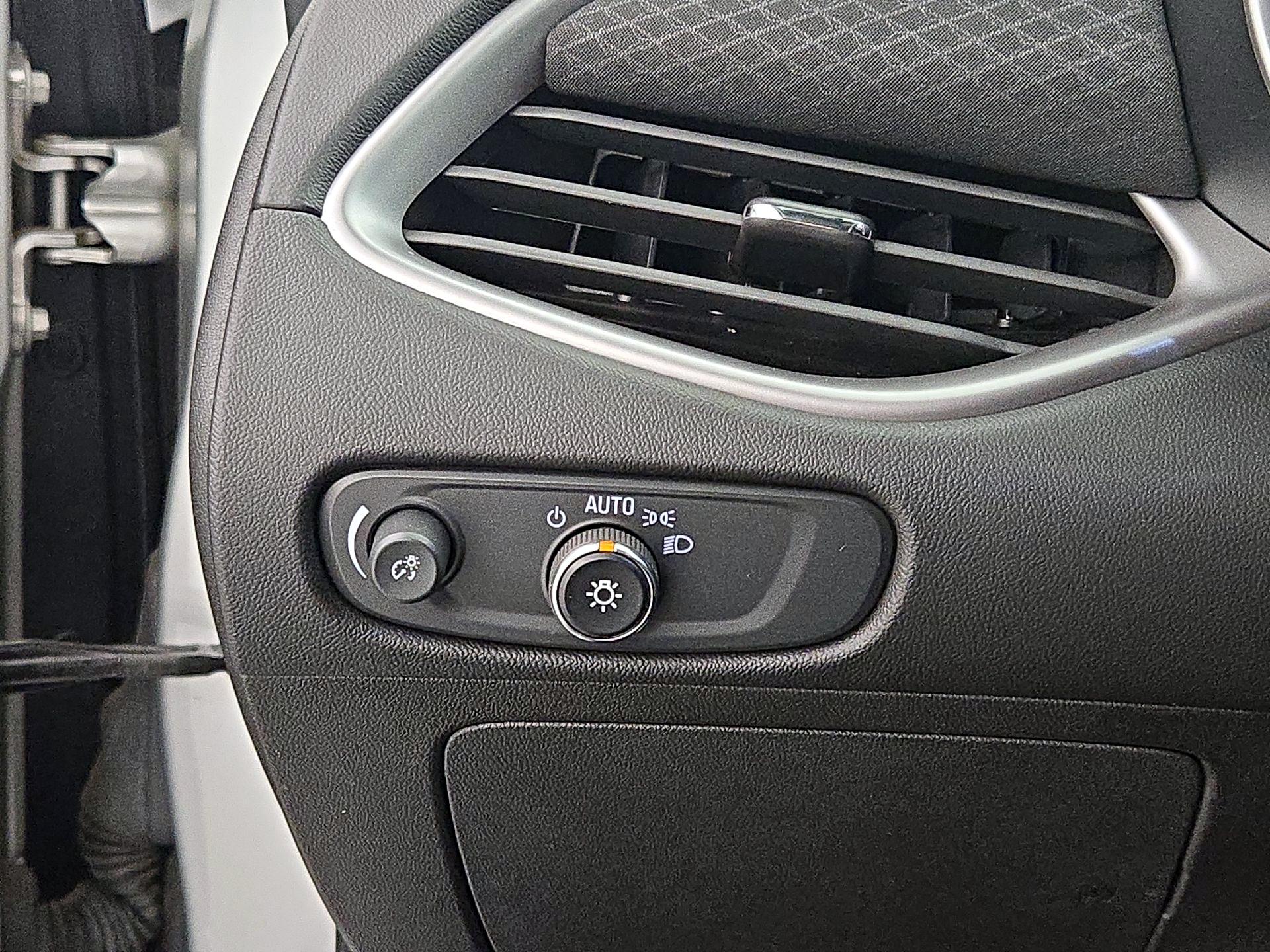 Thumbnail: 2021 Chevrolet Malibu - 13