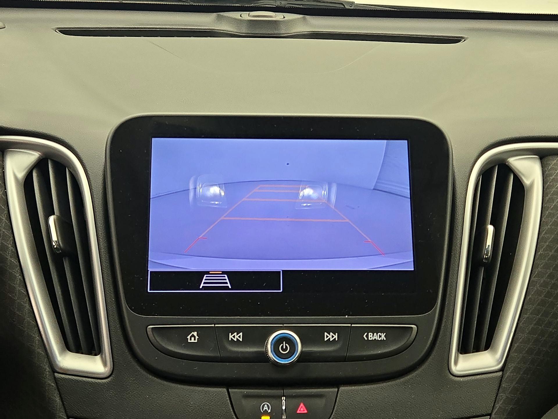 Thumbnail: 2021 Chevrolet Malibu - 14