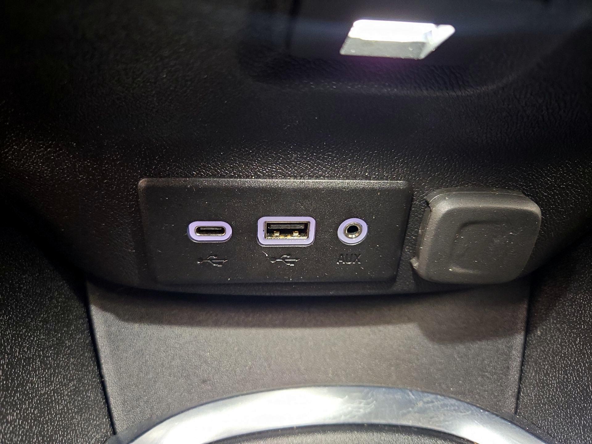 Thumbnail: 2021 Chevrolet Malibu - 18