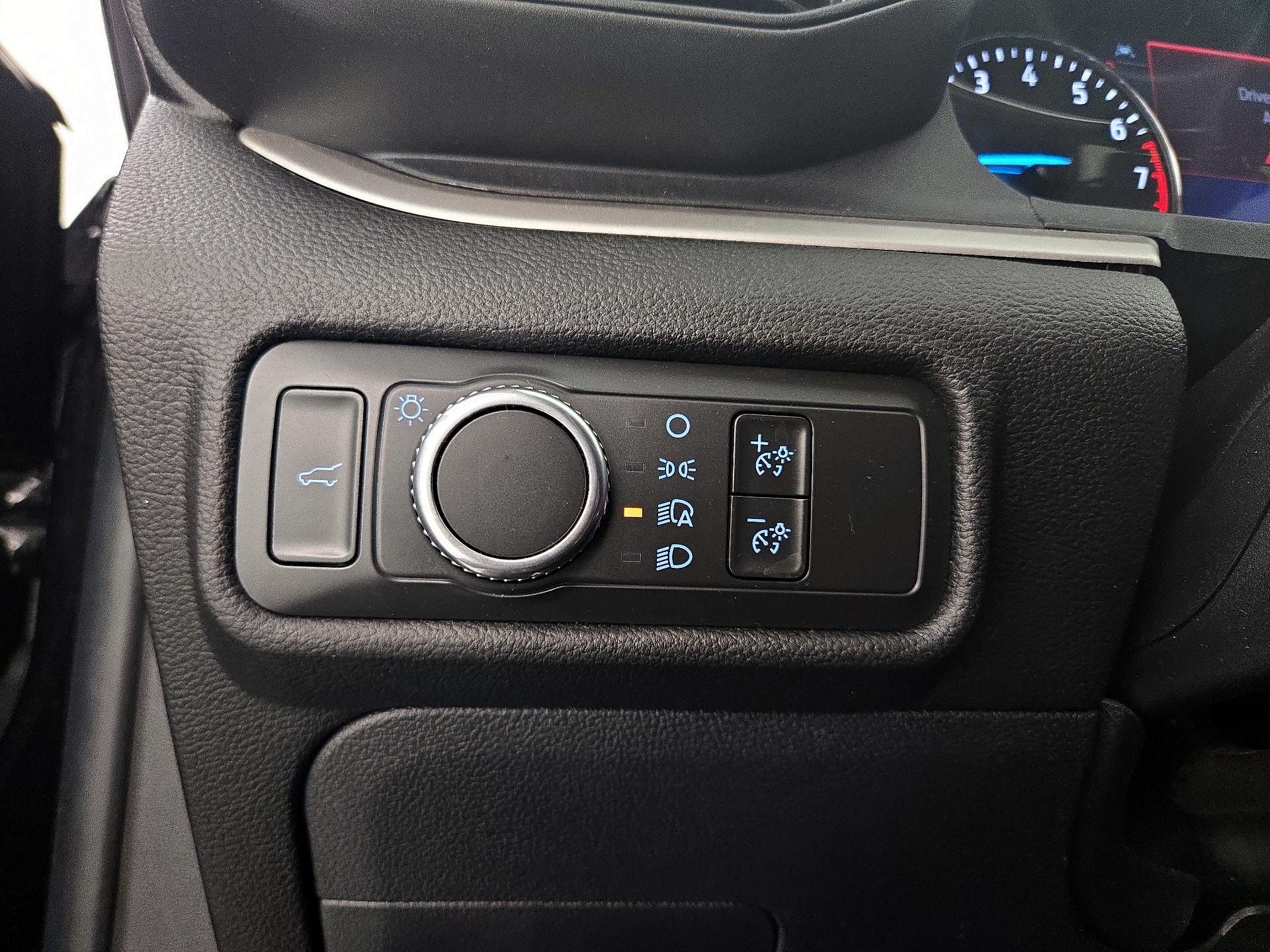 Thumbnail: 2021 Ford Explorer - 13