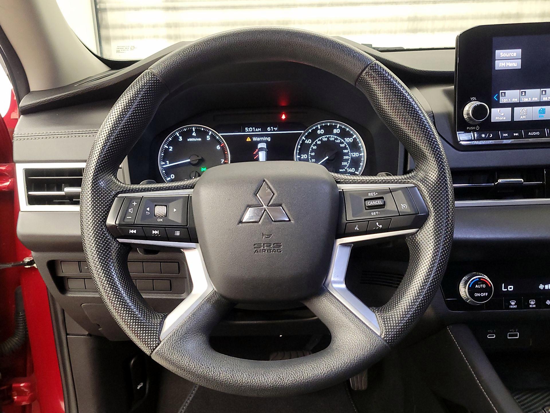 Thumbnail: 2022 Mitsubishi Outlander - 10