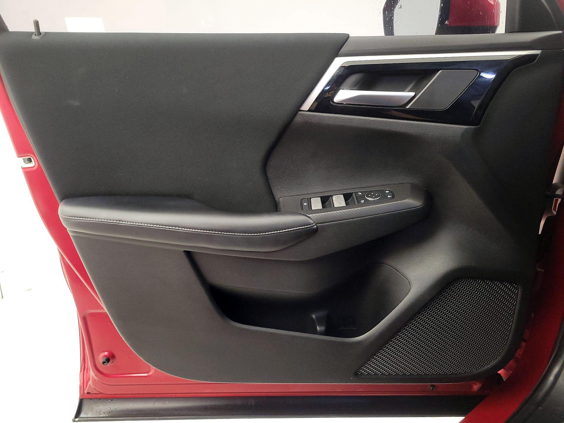 Thumbnail: 2022 Mitsubishi Outlander - 12