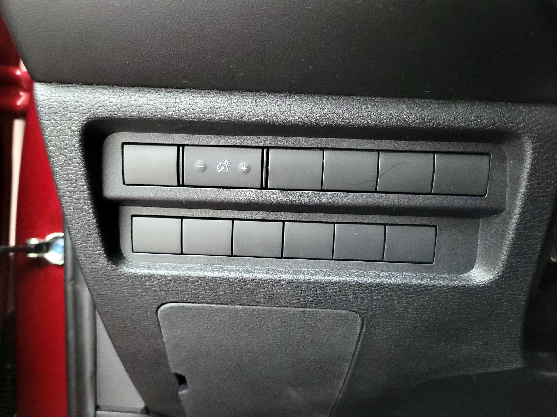 Thumbnail: 2022 Mitsubishi Outlander - 13