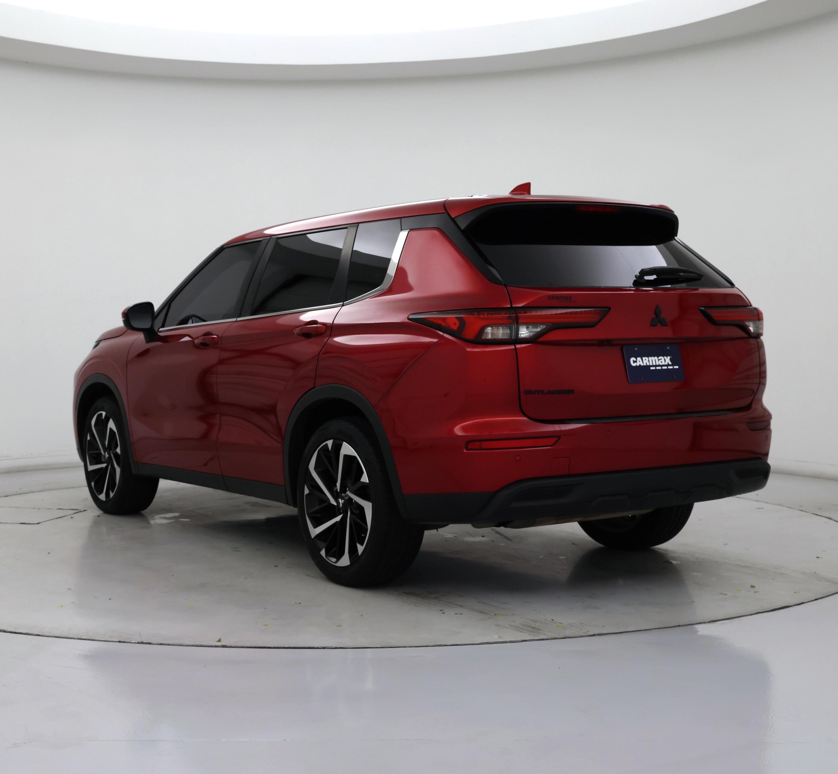 Thumbnail: 2022 Mitsubishi Outlander - 2