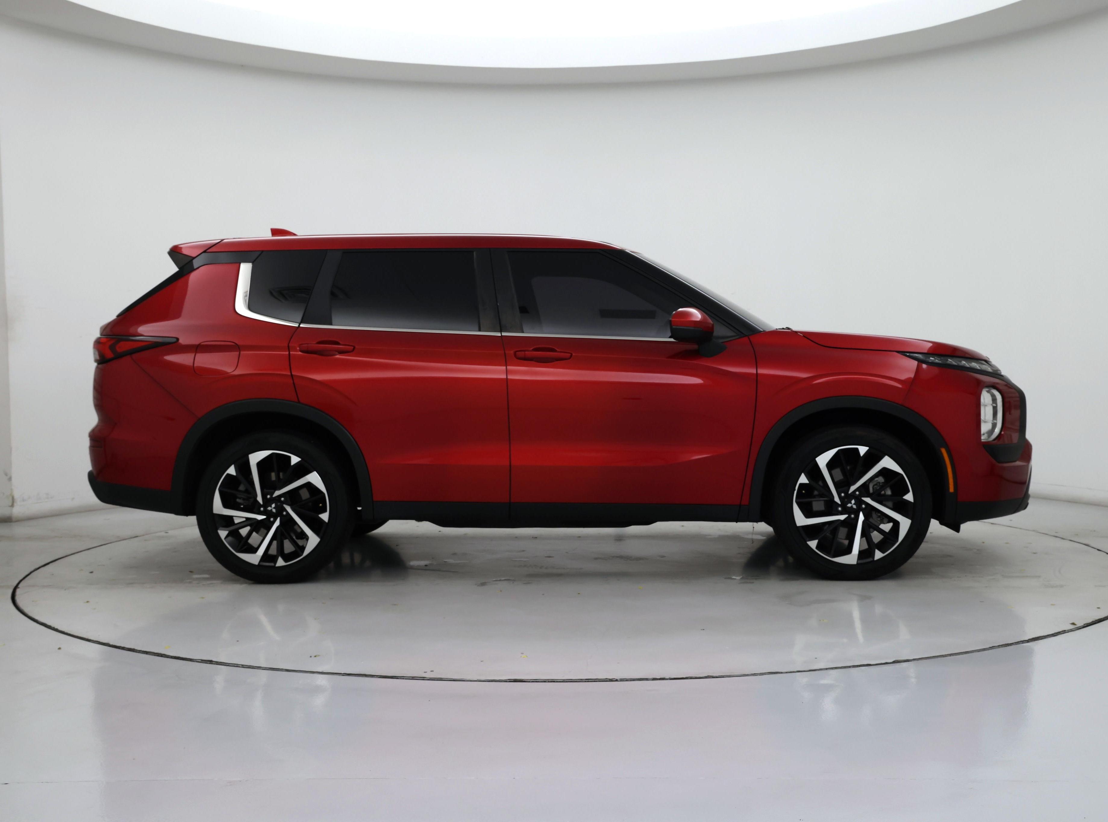 Thumbnail: 2022 Mitsubishi Outlander - 7