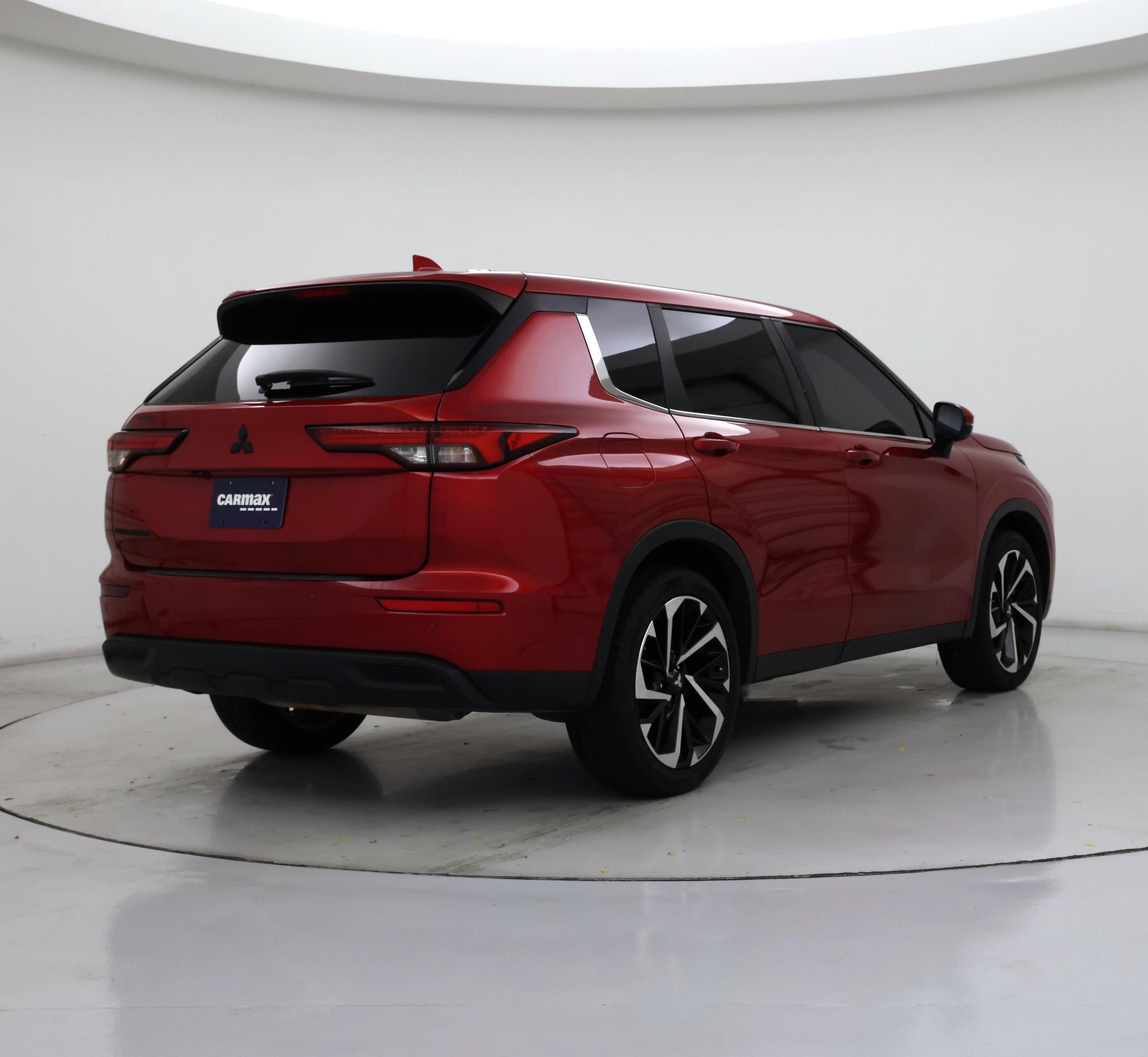 Thumbnail: 2022 Mitsubishi Outlander - 8