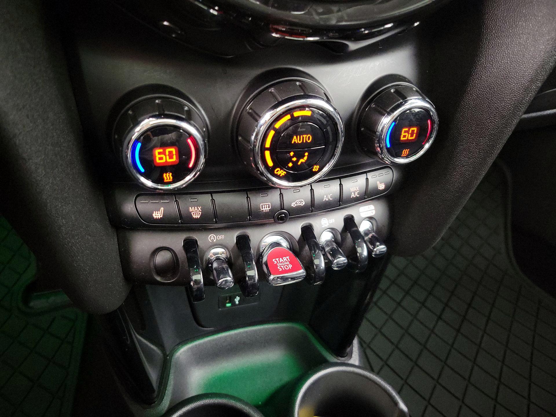 Thumbnail: 2020 MINI Cooper Hardtop - 16