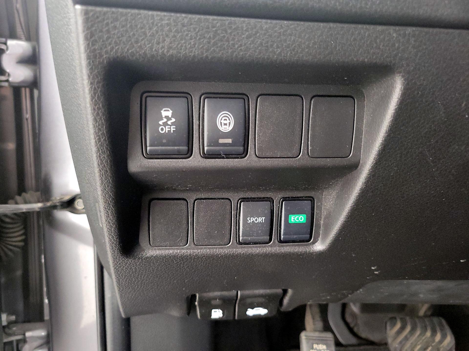 Thumbnail: 2022 Nissan Rogue Sport - 13