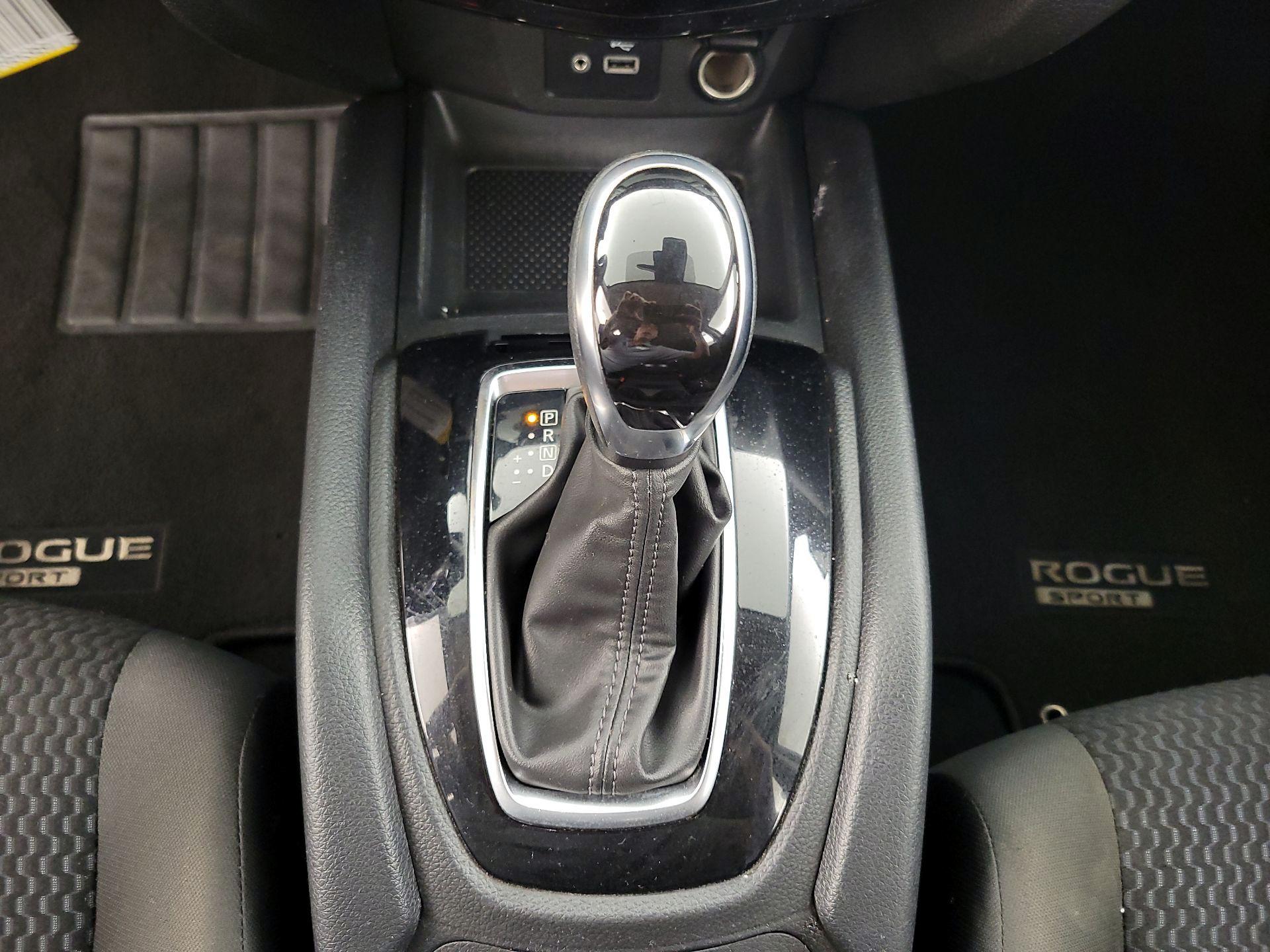 Thumbnail: 2022 Nissan Rogue Sport - 17