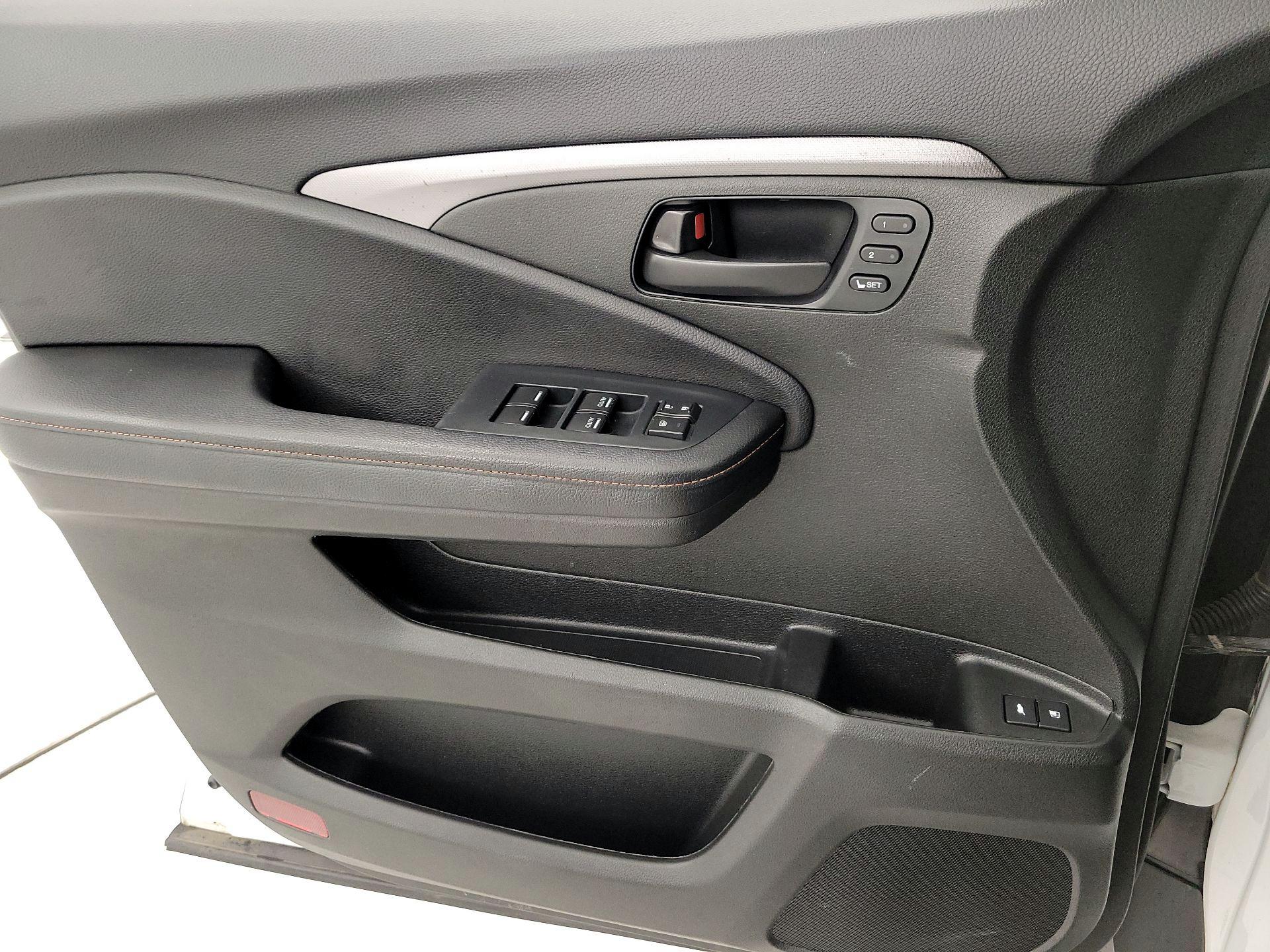 Thumbnail: 2022 Honda Passport - 12