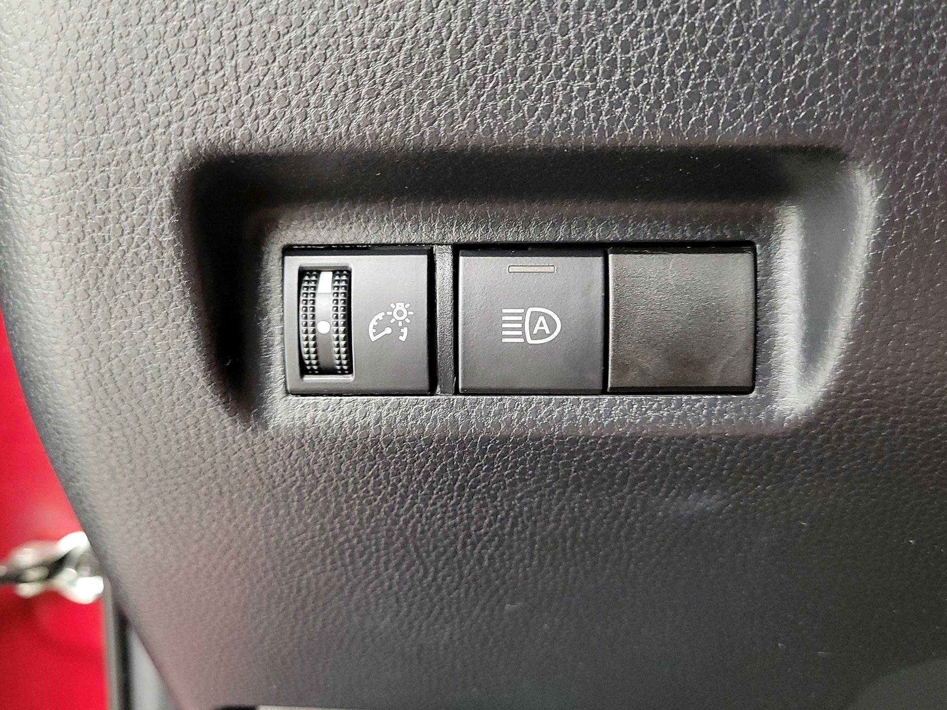 Thumbnail: 2021 Toyota RAV4 - 13