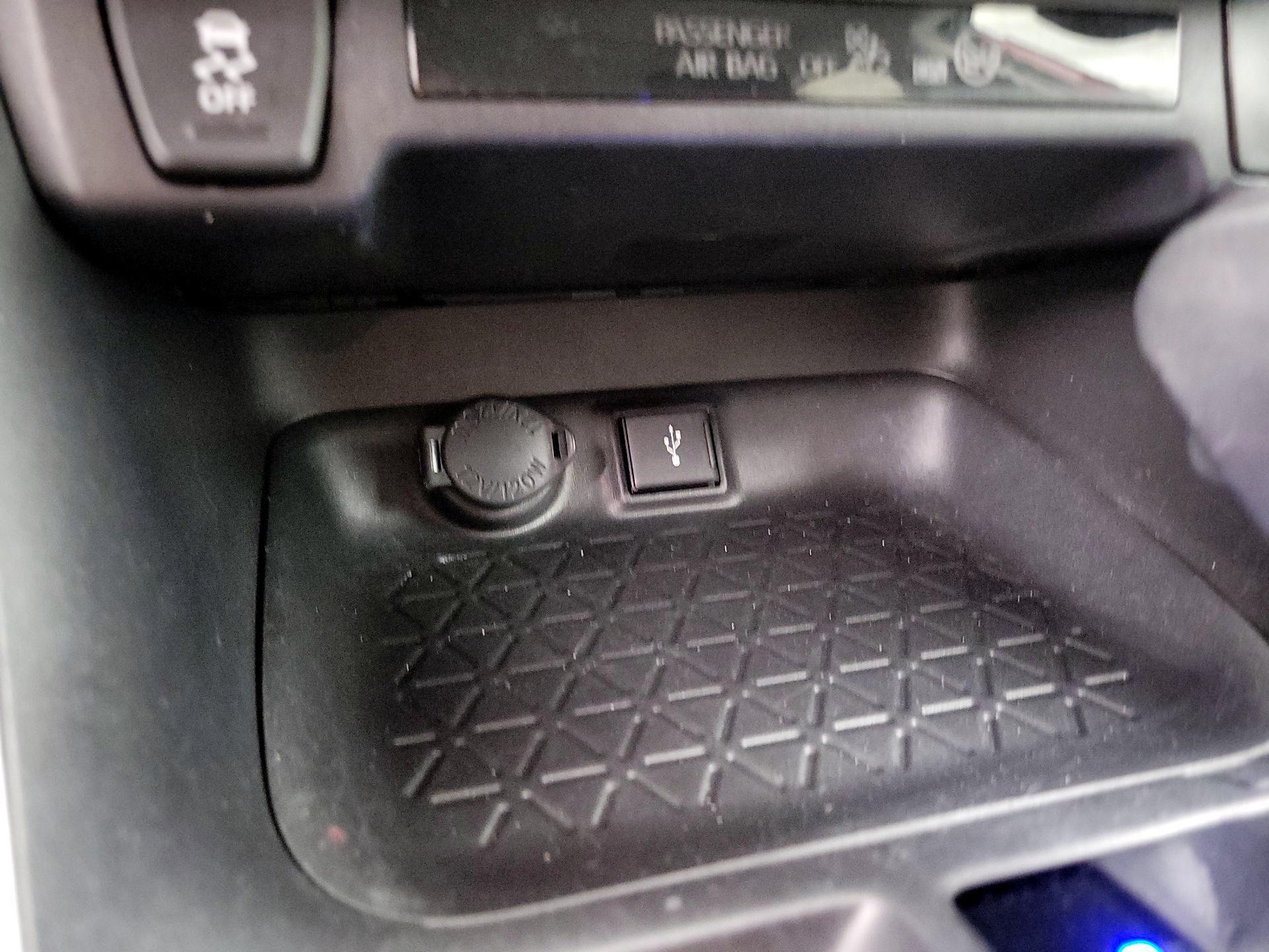 Thumbnail: 2021 Toyota RAV4 - 18