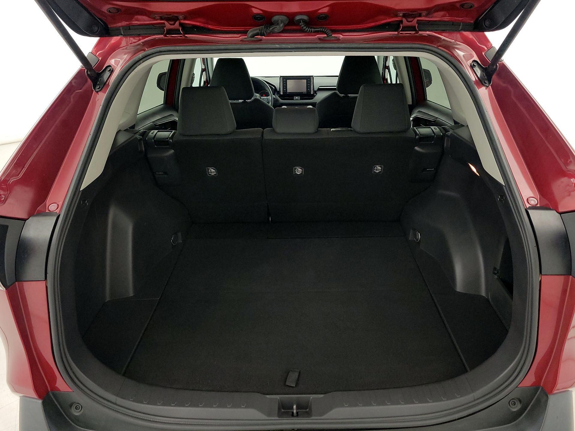 Thumbnail: 2021 Toyota RAV4 - 20