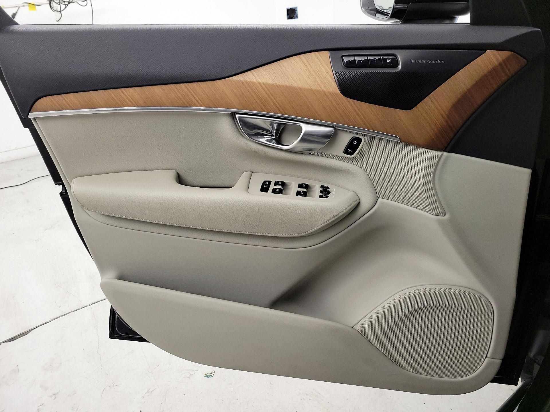 Thumbnail: 2022 Volvo XC90 - 12