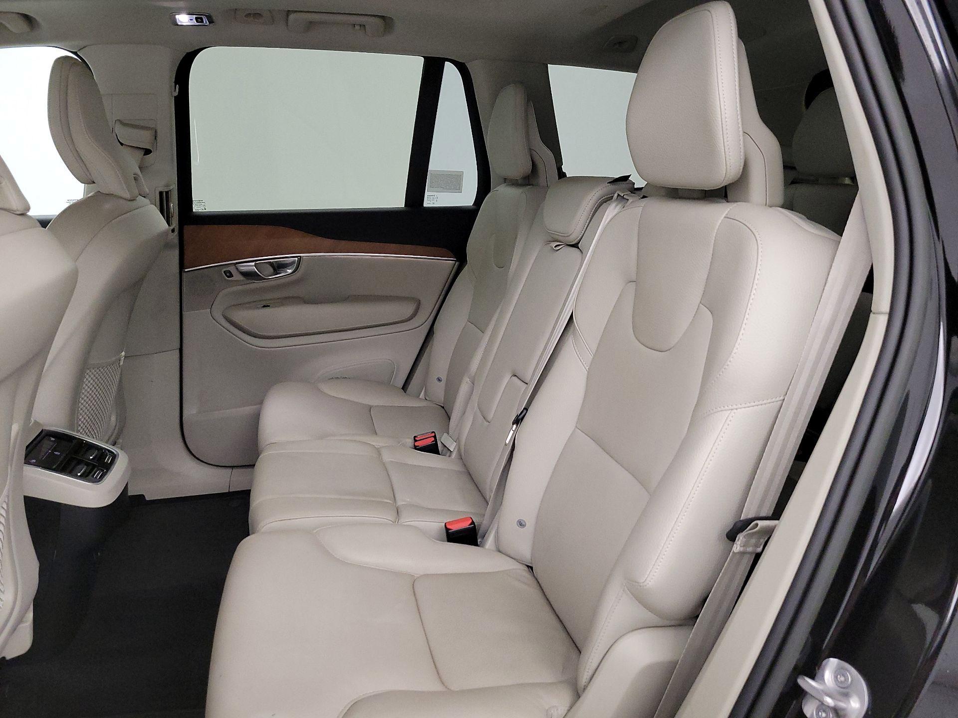 Thumbnail: 2022 Volvo XC90 - 18