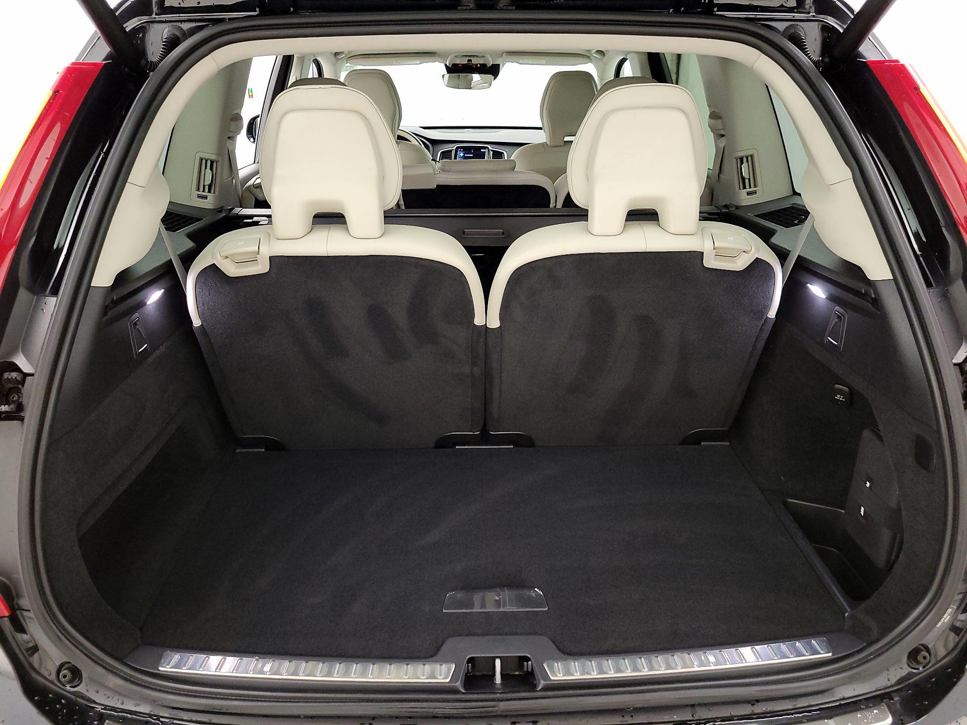 Thumbnail: 2022 Volvo XC90 - 20